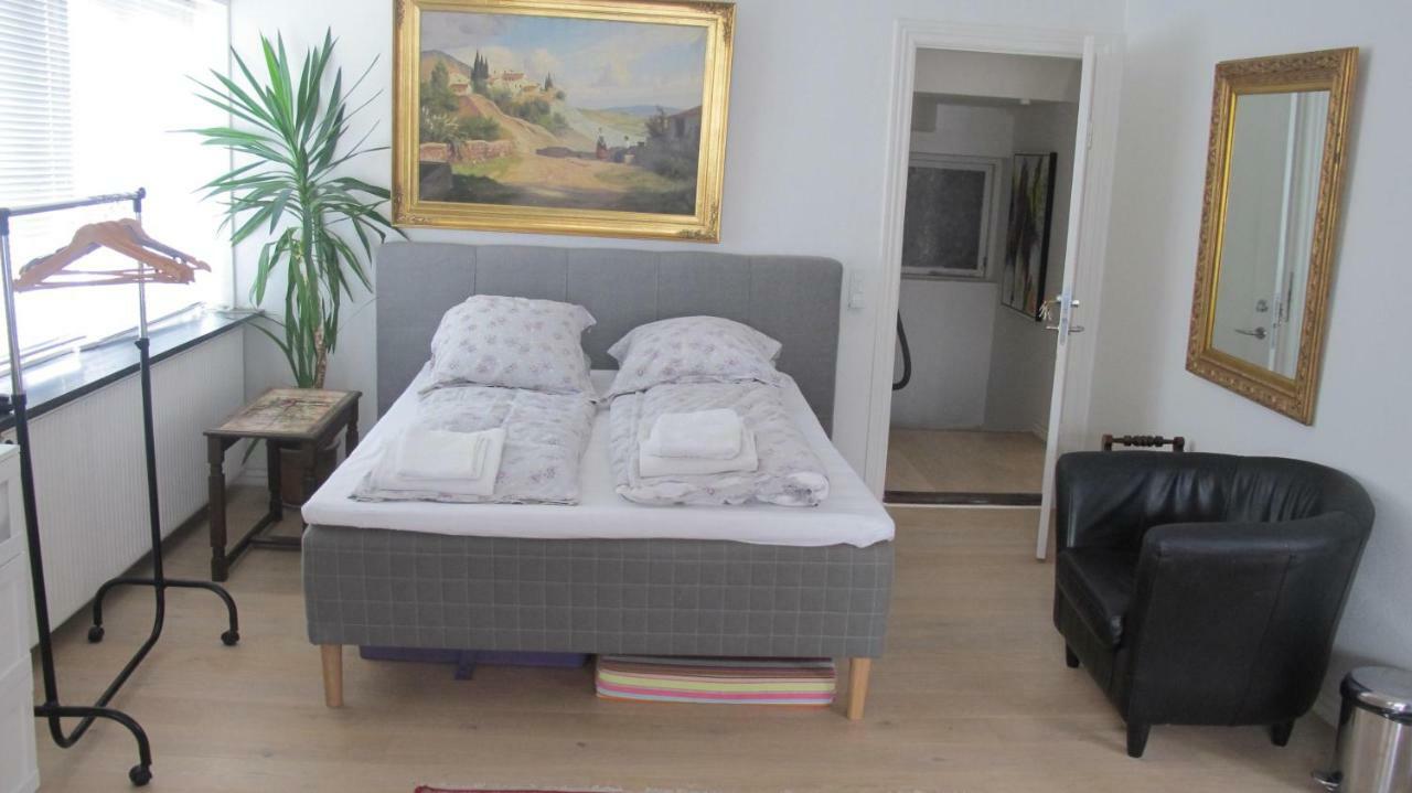 Guesthouse Sharon Apartments Århus Esterno foto