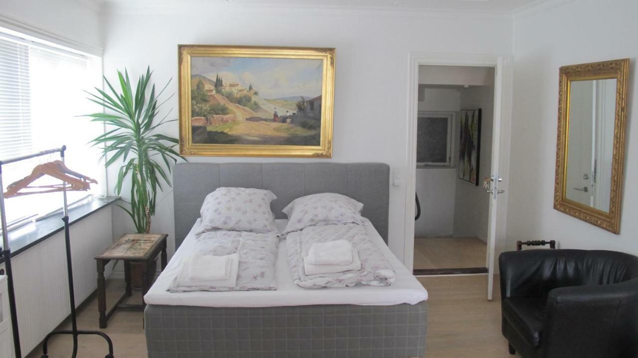 Guesthouse Sharon Apartments Århus Esterno foto